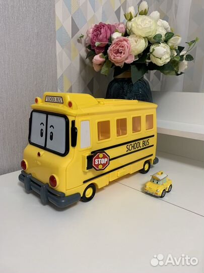 Робокар поли