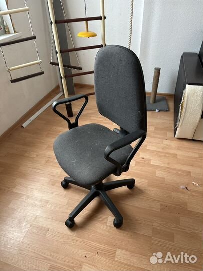 Компьютерное кресло