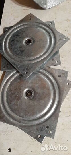 Поворотная платформа для кресла в лодку