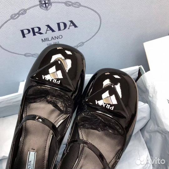 Женские туфли от Prada