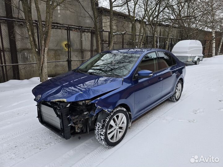 Skoda Rapid 1.6 AT, 2018, битый, 150 000 км