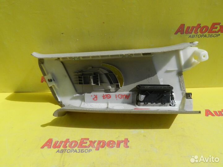 Обшивка стойки правая Audi Q7 4L 4L0867288B