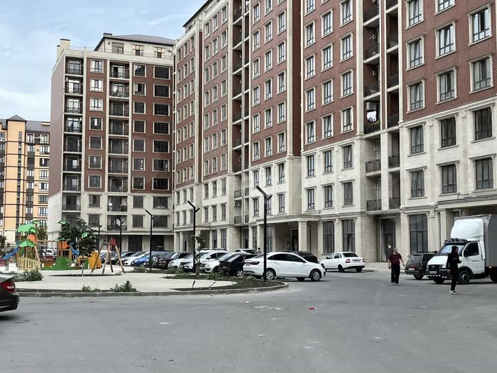 2-к. квартира, 85 м², 6/10 эт.