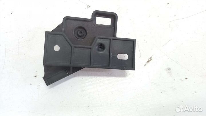 Кронштейн ручки капота Skoda Octavia A8