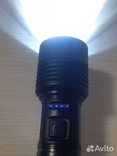 Мощный фонарь P90 Zoom на аккумуляторе