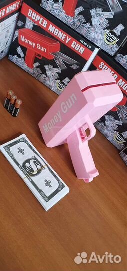 Розовый деньгомет пистолет для денег