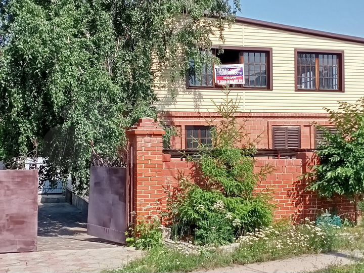 Дом 180,3 м² на участке 4,5 сот.