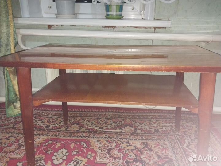 Журнальный столик