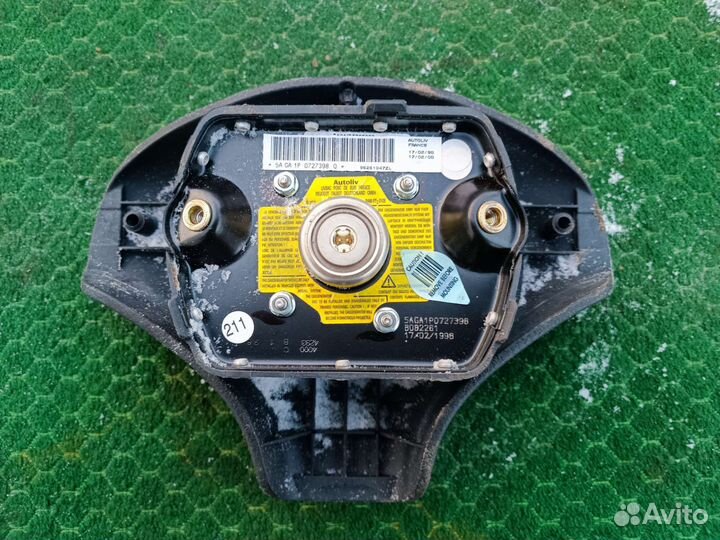 Подушка безопасности водителя Пежо 306 1998г