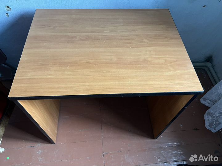 Компьютерный столик, стол