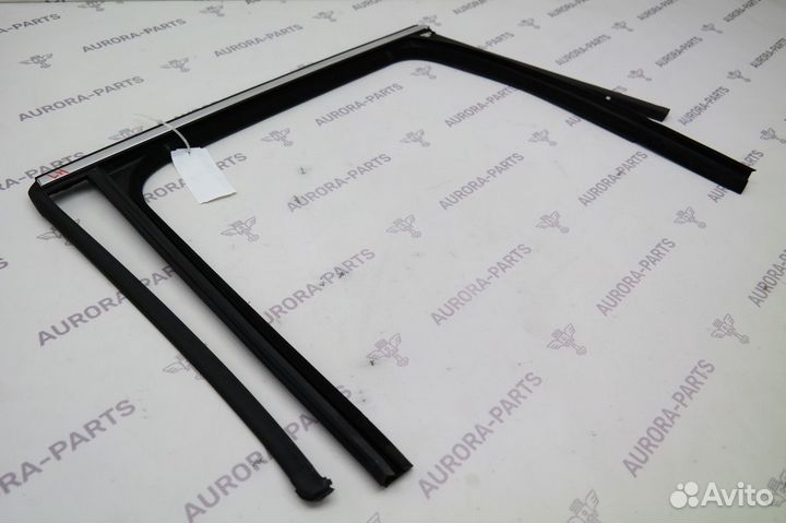 Направляющая стекла Touareg II NF 2010-2018