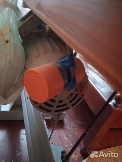 Продам швейную машину