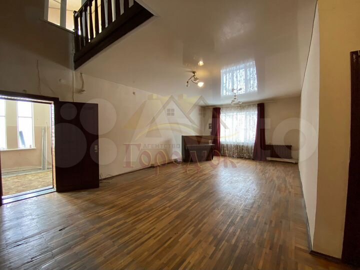 Дом 208,5 м² на участке 5 сот.