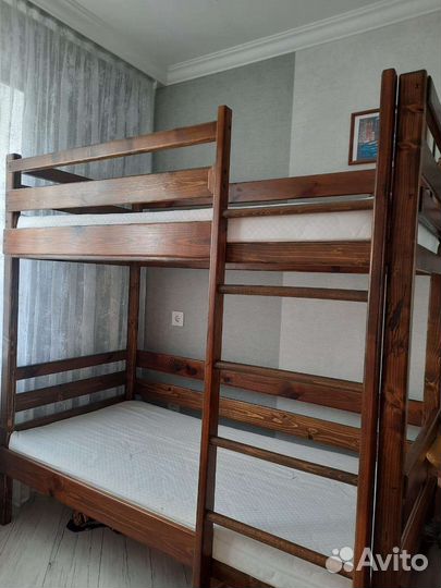 Кровать двухьярусная