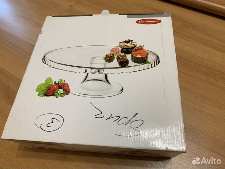 Тортовница на ножке