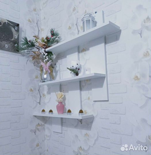 Полка настенная. Белая