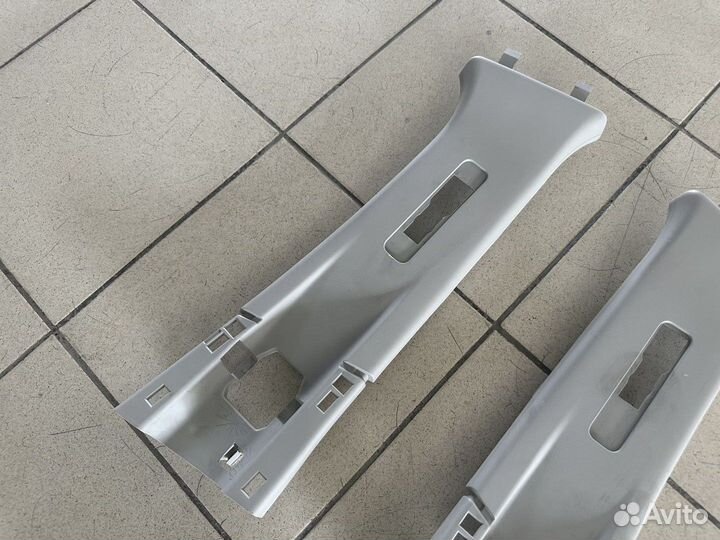 Обшивка центральной стойки правая/левая Рено Каптю