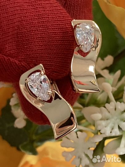 Серьги с фианитами 585 пробы