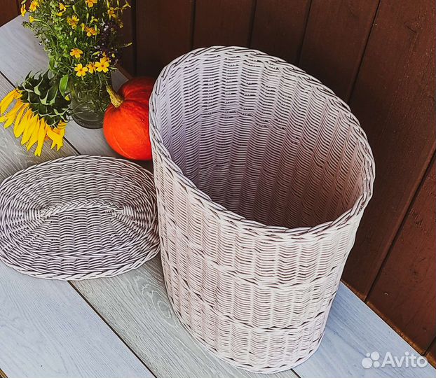 Корзина плетеная с крышкой