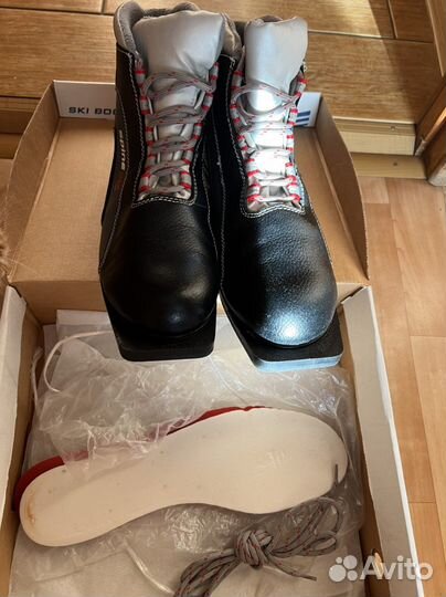 Лыжные ботинки