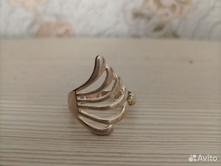 Серебряное кольцо