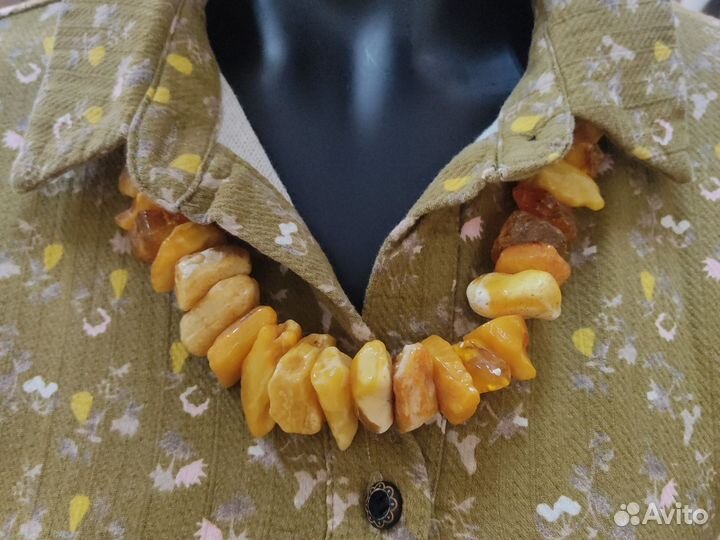 Старинные бусы из янтаря