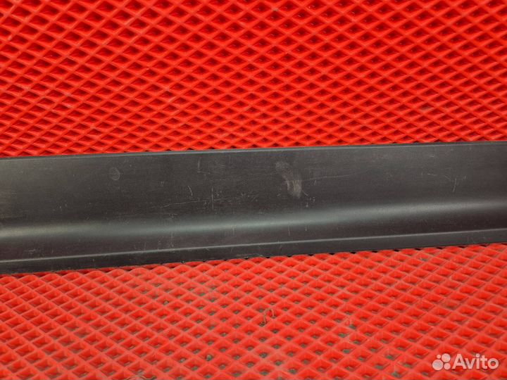 Молдинг двери передней правой Hyundai Creta