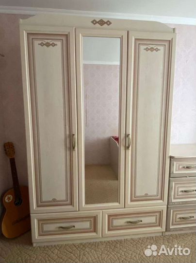Спальный гарнитур