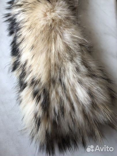 Воротник из меха енота