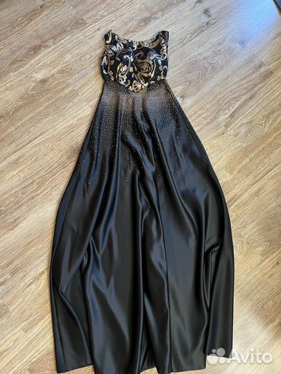 Платье вечернее