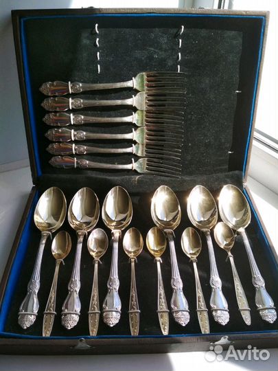 Набор столовых приборов