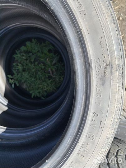 Sonar SX-1 215/45 R17