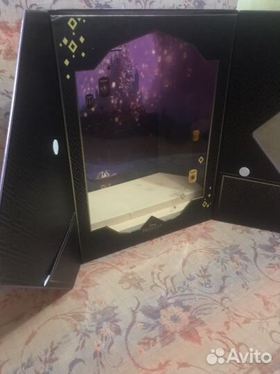 Шесть коробок от кукол и машинок