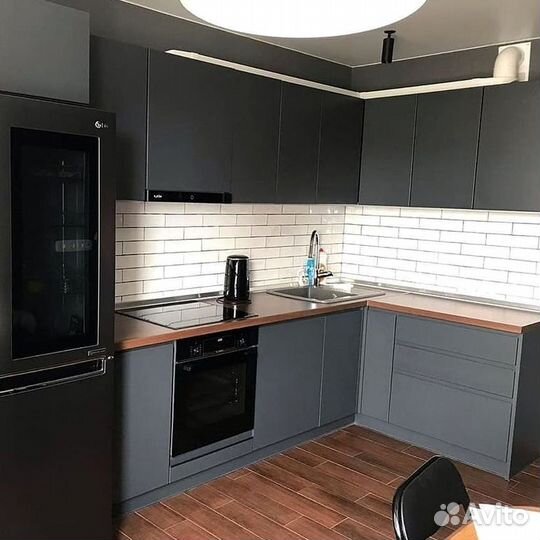 Угловой кухонный гарнитур современный