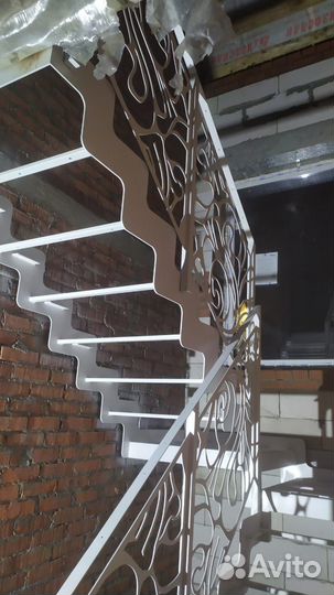 Изготовление лестниц на металлокаркасе