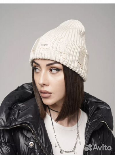 Новая шапка со спущеными петлями унисекс