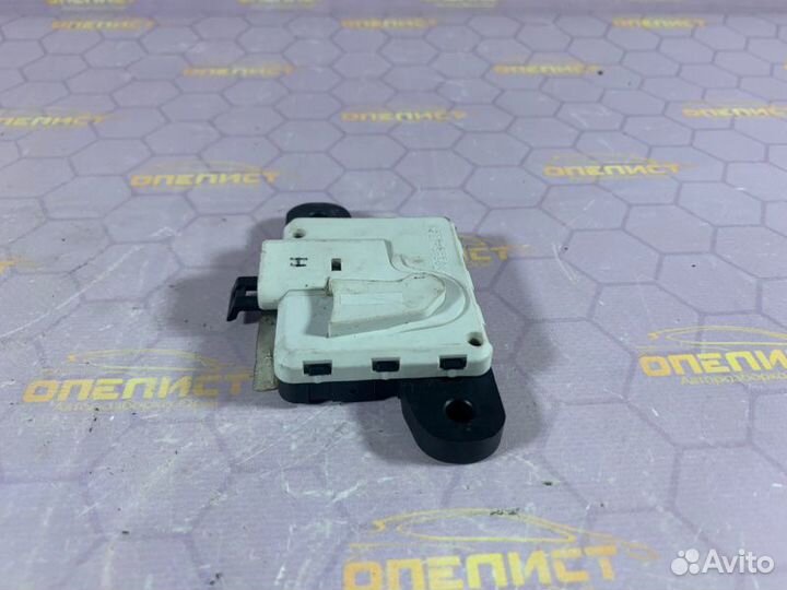 Датчик удара правый Opel Vectra B