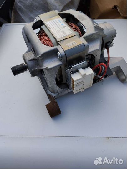 Двигататель стиральной машины