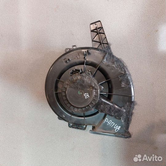 Вентилятор мотор отопителя Skoda rapid