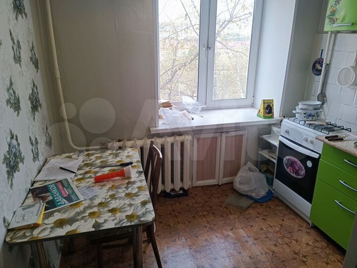 3-к. квартира, 50 м², 3/5 эт.