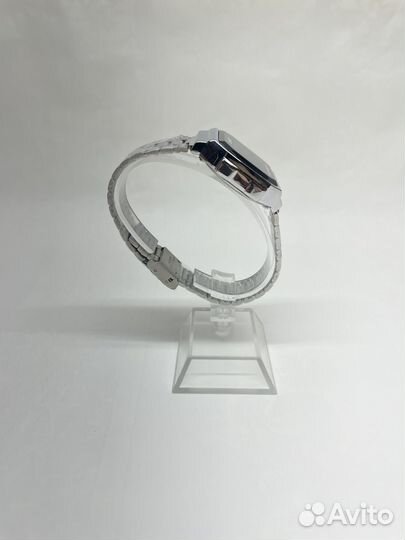Сенсорные часы Casio