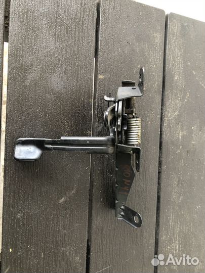 Замок капота Kia Rio 3