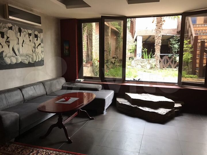 Дом 200 м² на участке 1 сот.