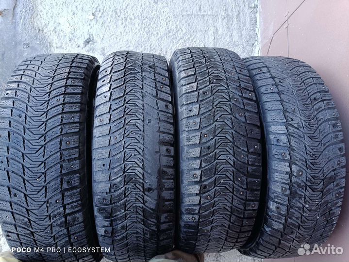 Michelin X-Ice North 3 215/65 R16