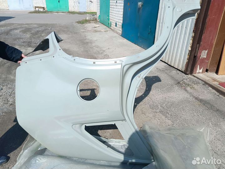 Новое заднее боковое левое крыло