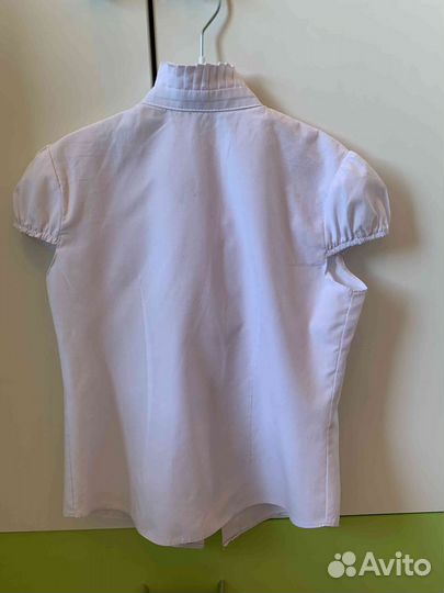 Продам школьную блузку