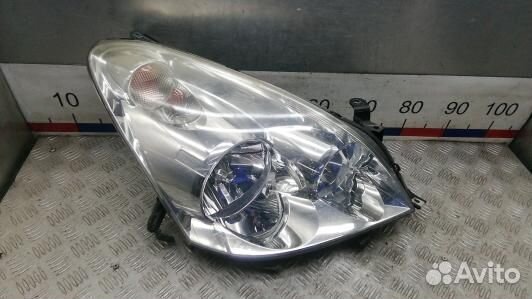 Фара правая toyota corolla verso 2 (GBR15MU01)