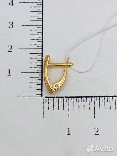 Золотые серьги с камнем