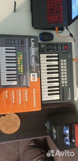 Миди клавиатура launchKey 25