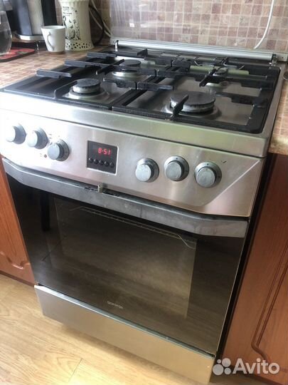 Кухонный гарнитур угловой бу с техникой